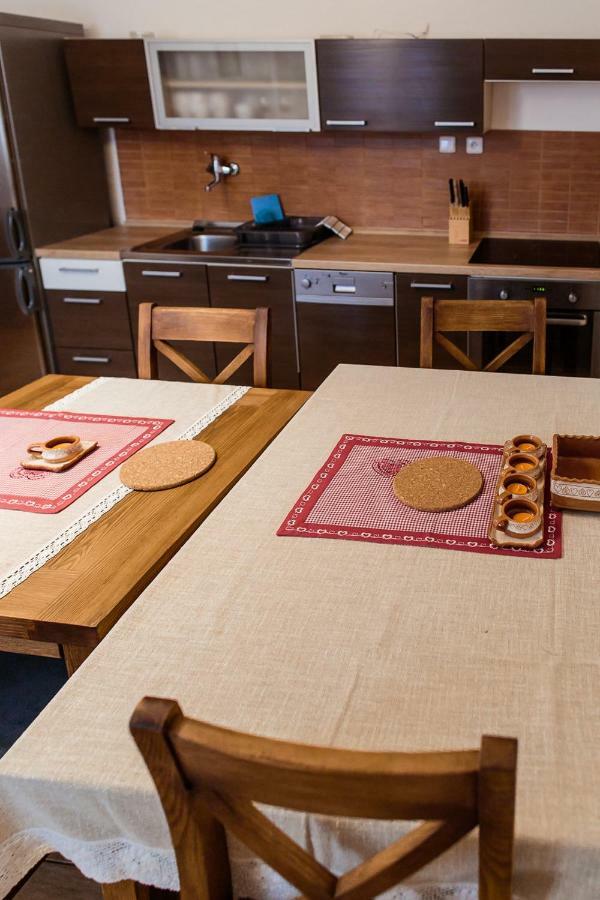 זוברץ Apartmany Hrady מראה חיצוני תמונה